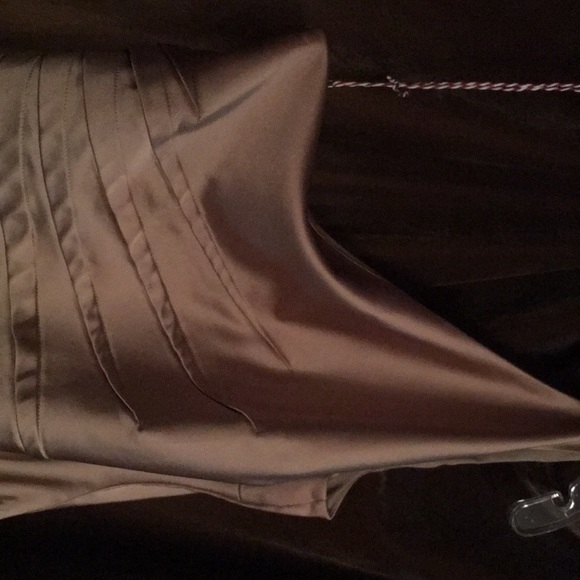 Gold dress - Picture 2 of 8